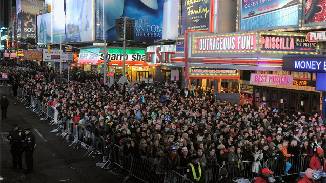 Illustration for article titled 16 Pictures Of Martin Luther King Jr. Sprinting Through Times Square